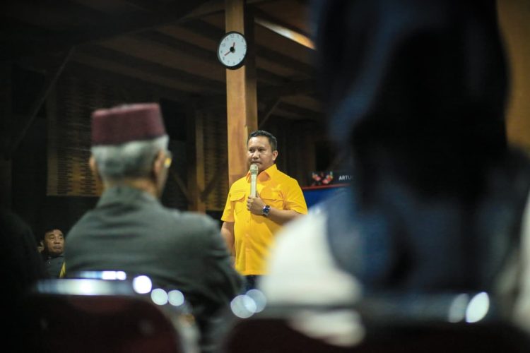 [FOTO] Ketua DPD I Golkar Sultra Silaturahmi Dengan DPD II Kolaka